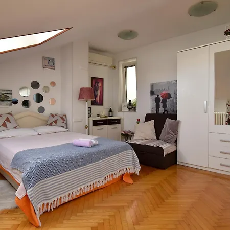 Apartment Zira Novi Sad